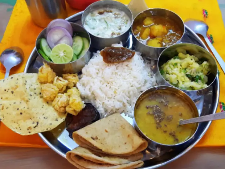 Garud Puran Ke Anusar Kin Gharon Mein Bhojan Nahin Karna Chahiye