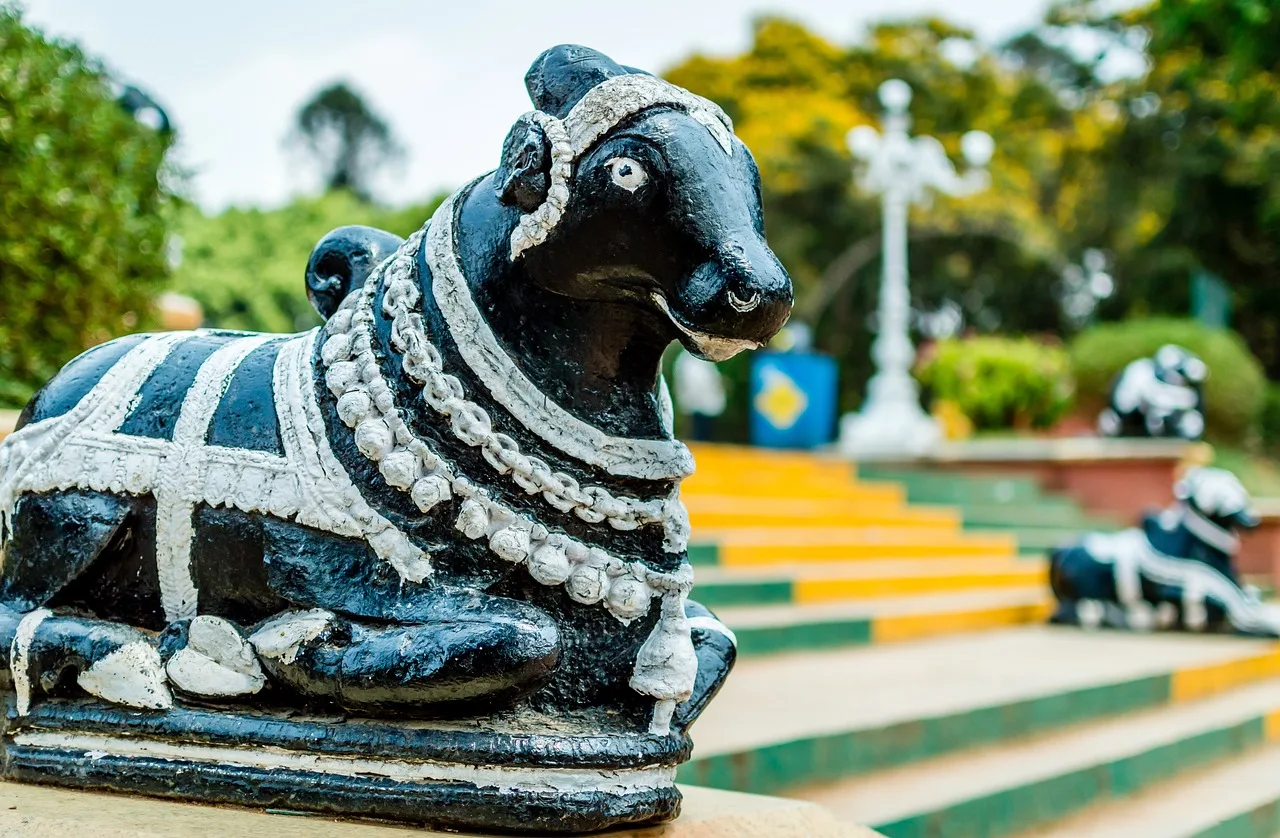 bull, statue, figure-338438.jpg